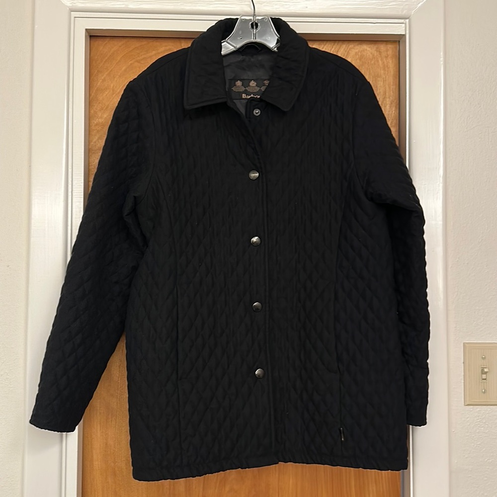 Women’s Barbour Size 6 Black Microfiber Quilted Jacket w Branded Snap Closure - Picture 1 of 5